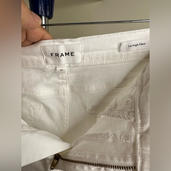 NWT FRAME HIGH-RISE FLARE WHITE DENIM - Picture 4 of 8